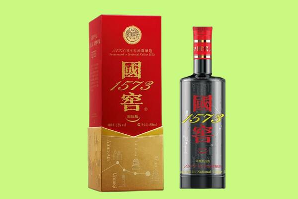 镇雄县回收国窖1573.jpg